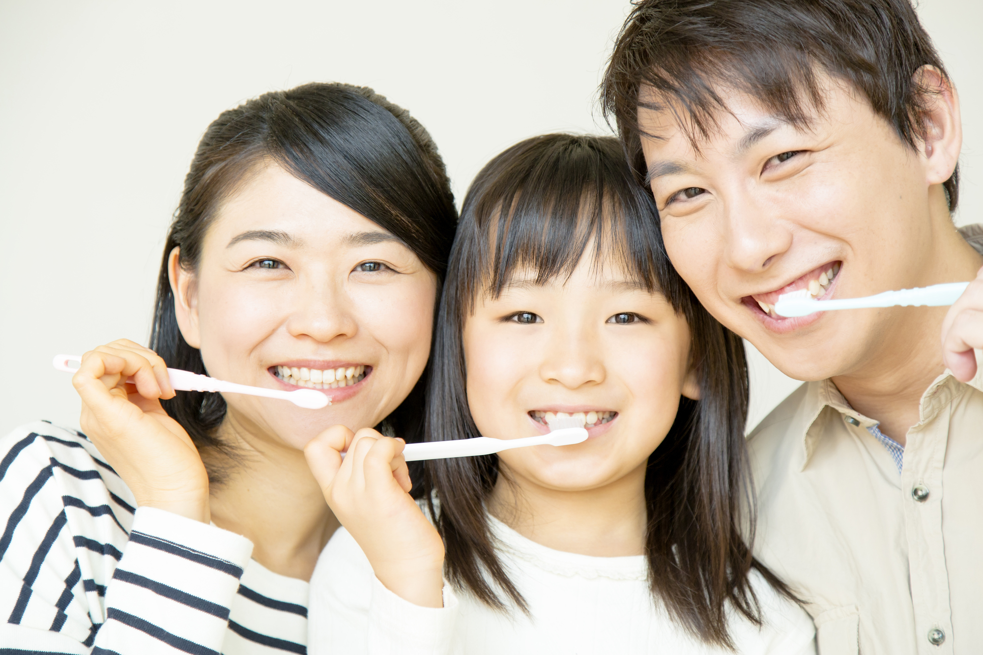 虫歯ケアは乳幼児の時期が大切 お子さんの歯を守るのはお父さんとお母さんです